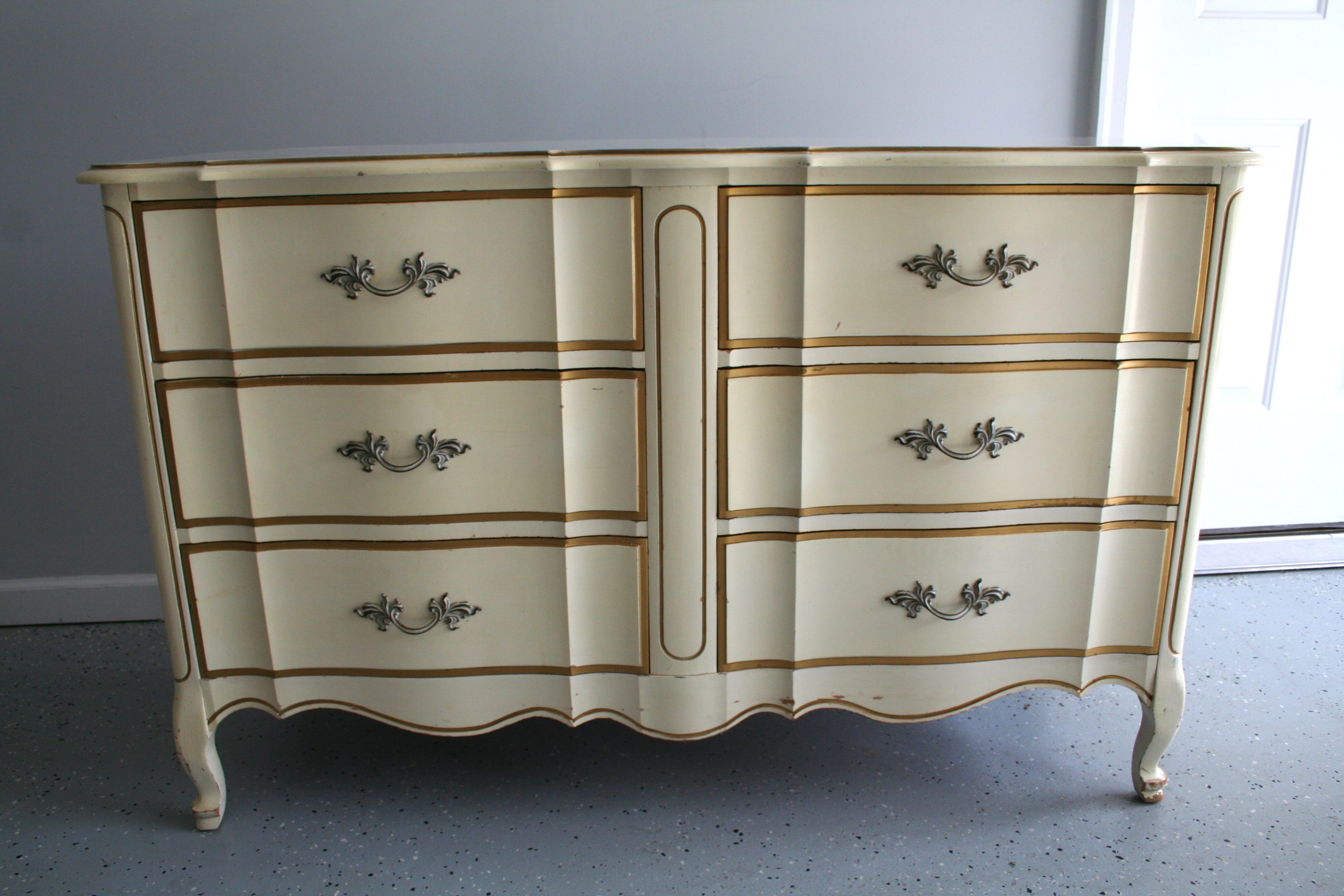 The Dresser, from Frumpy to Fabulous