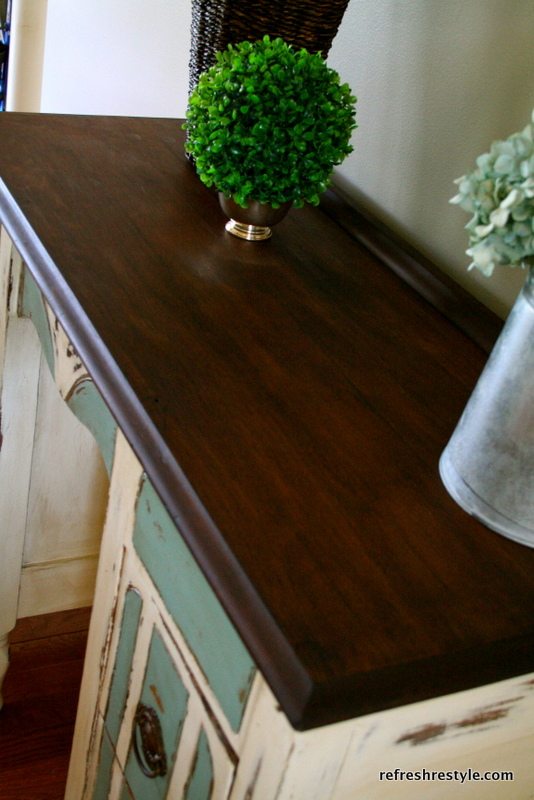 Vanity/Desk Makeover With Annie Sloan Chalk Paint
