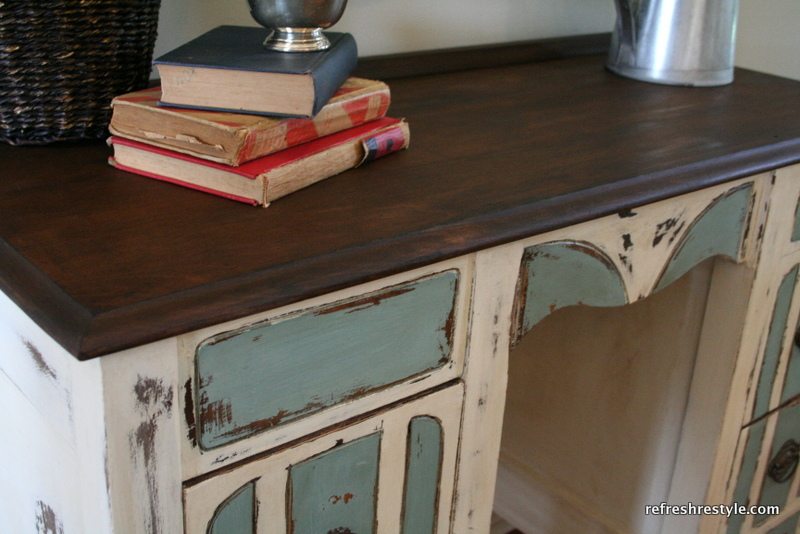 Vanity/Desk Makeover With Annie Sloan Chalk Paint