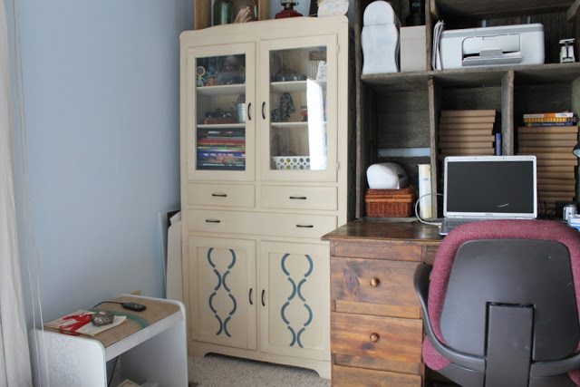 Here's Angie from The Country Chic Cottage