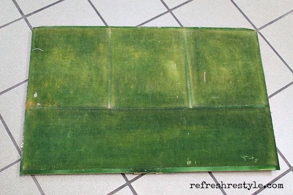 <img src="https://media.refreshrestyle.com/2014/04/How-to-replace-felt-before.jpg" alt="How to replace this dirty felt, this is before" loading="lazy" />