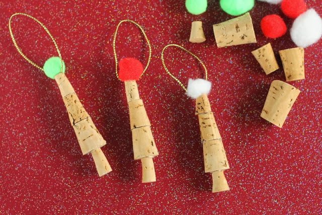 02 - The Country Chic Cottage - Cork Tree Ornaments