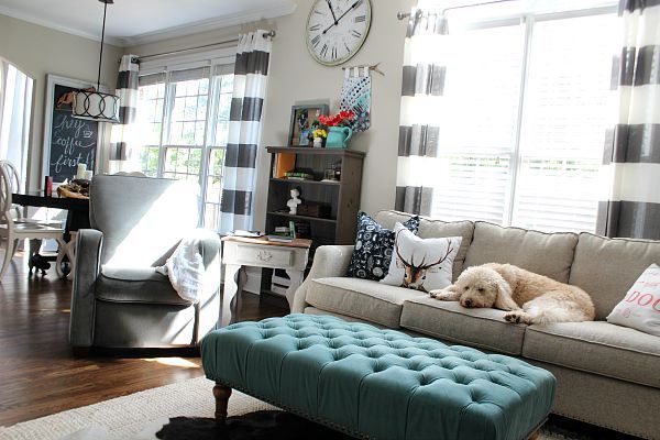 Cozy family room at refreshrestyle.com