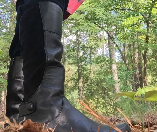 Perfect boots for walking around looking stylish Dansko at refreshrestyle.com