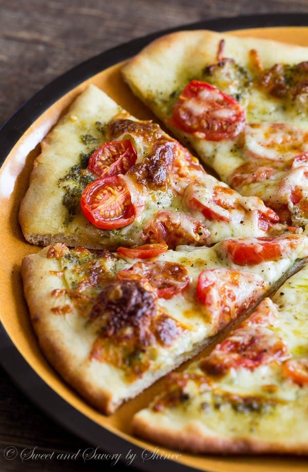 Roasted-Tomato-Pesto-Pizza