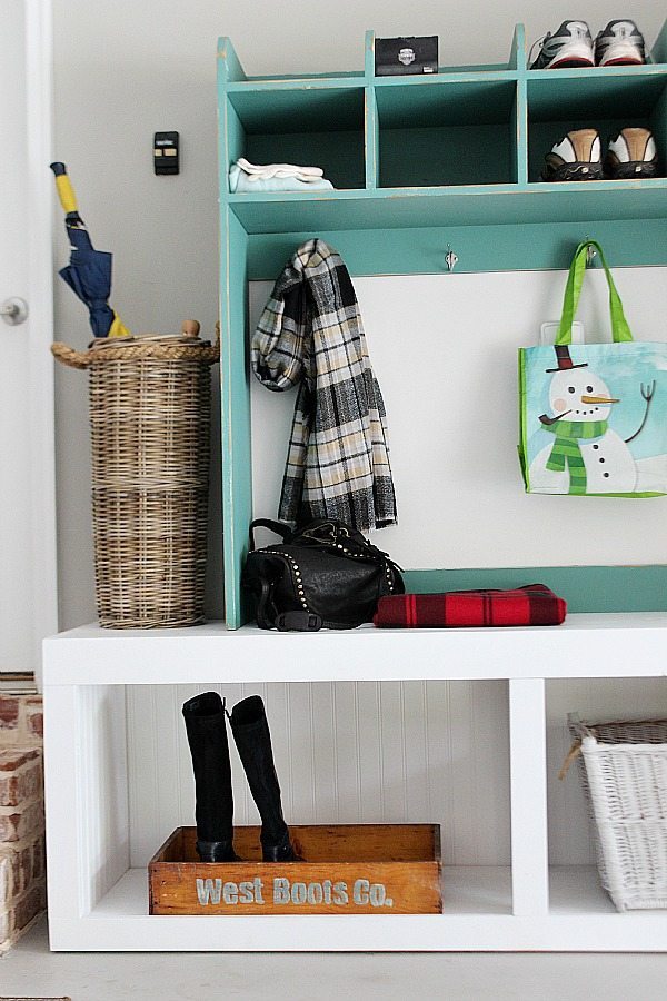 Garage mud room area idea at refreshrestyle.com