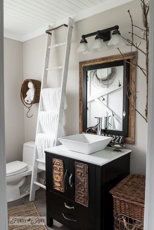 Gorgeous Farmhouse Projects - Farmhouse vanity
