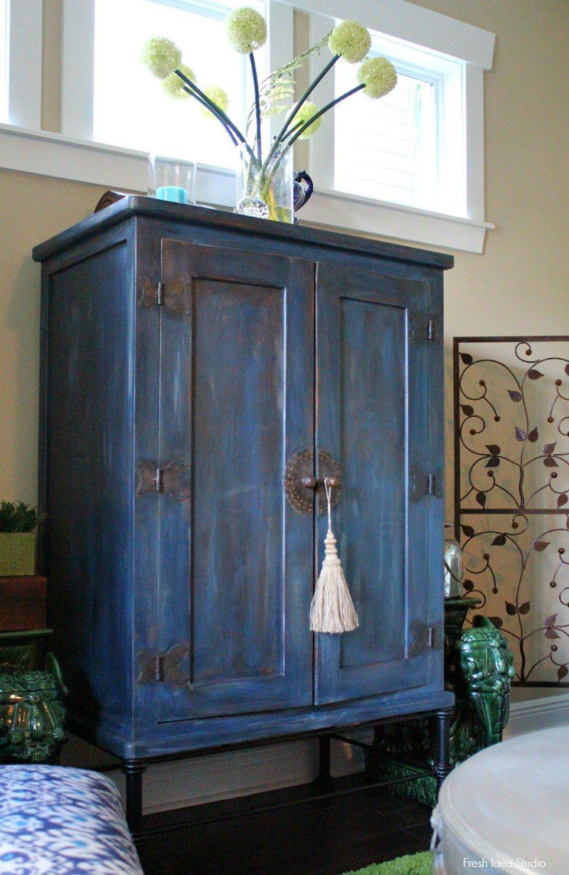 Midnight-Blue-painting-project-Tips-to-create-an-old-world-rustic-effectfrom Fresh Idea Studio