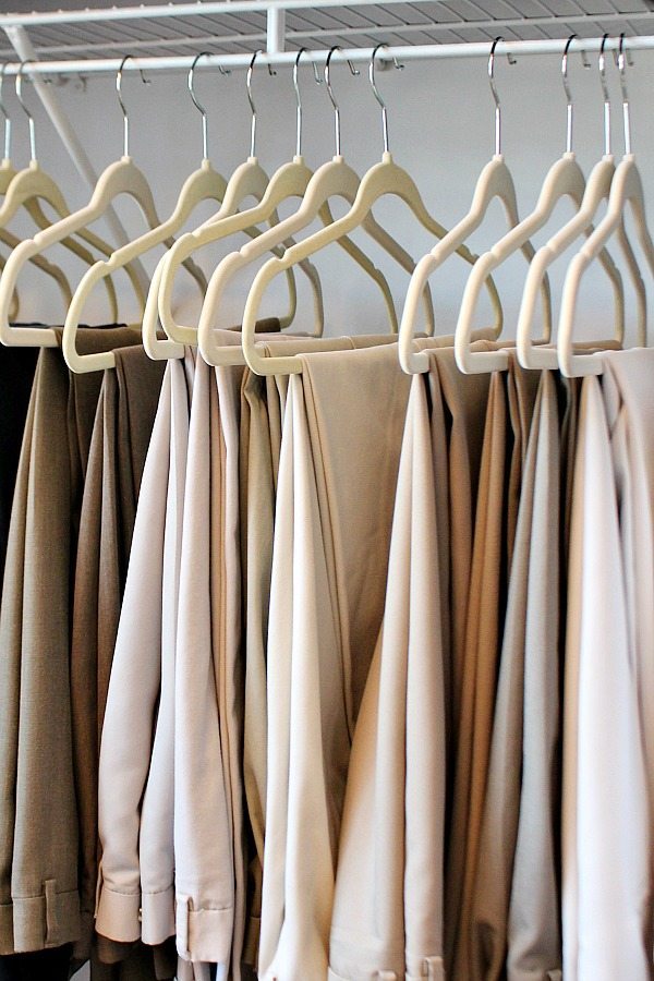 Narrow hangers are a great addition, get all the closet organization ideas and more at Refresh Restyle
