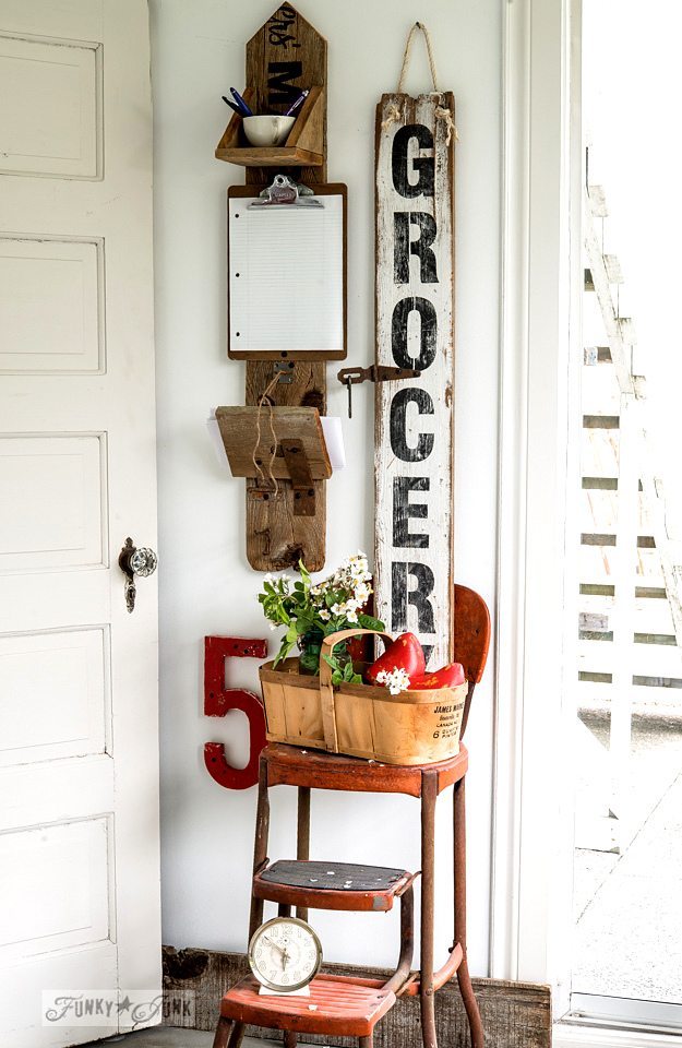 Gorgeous Farmhouse Projects - picket-notes-grocery-sign