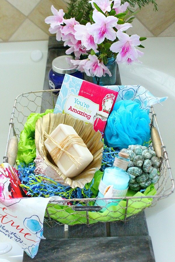 Mother's Day gift idea - Pallet tub tray - easy do it yourself pallet project