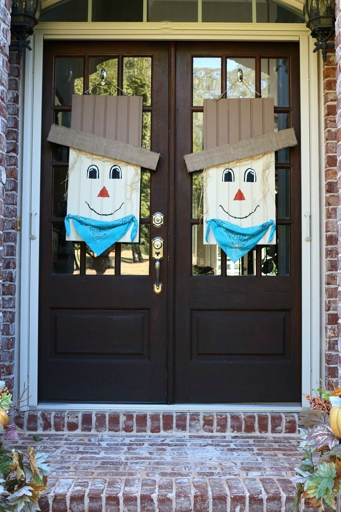 scare-crow-door-hanging-idea-at-refresh-restyle
