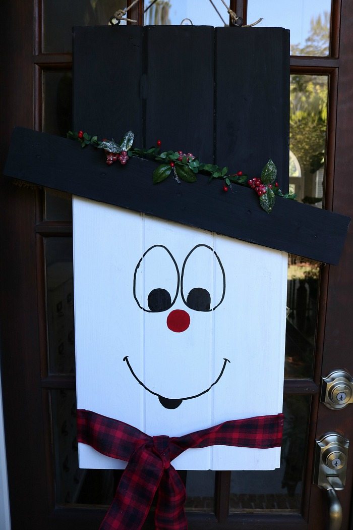 snowman-door-hanger-and-it-reversers-to-a-scarecrow-at-refresh-restyle