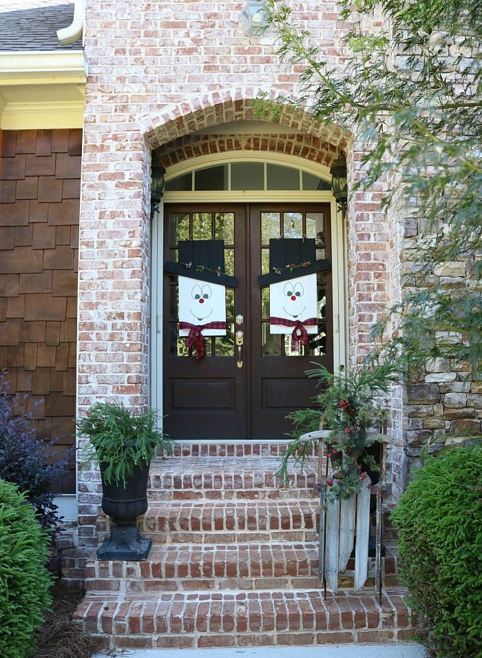 snowman-door-hangers-reverses-to-fall-door-idea-at-refresh-restyle