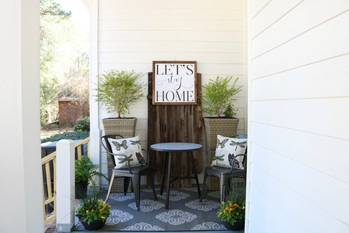 Charming space filled with farmhouse ideas