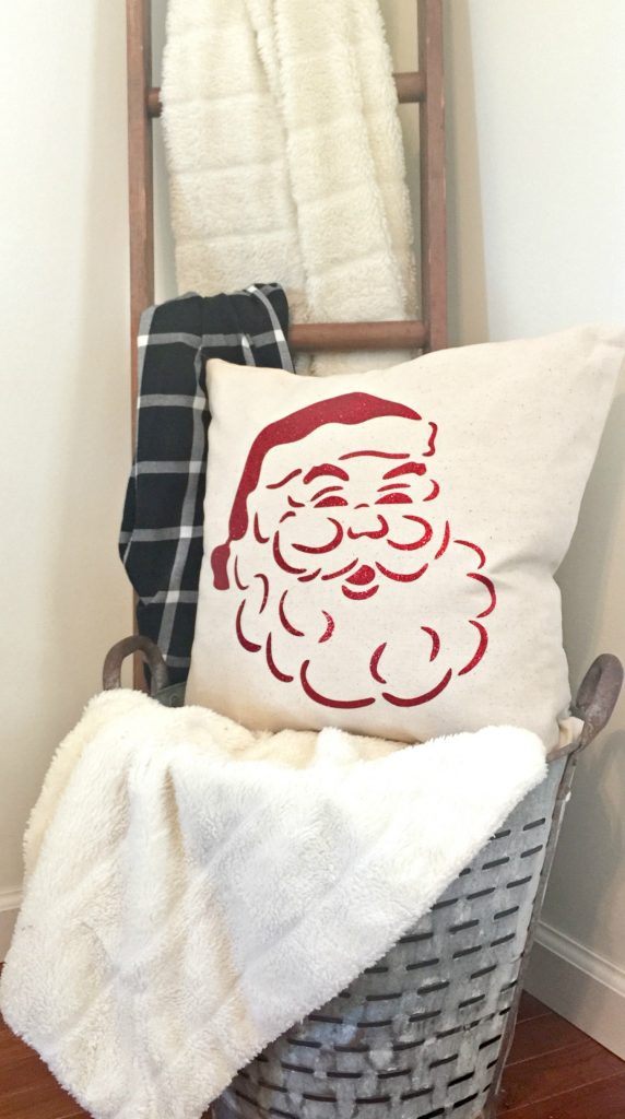 Great vintage Santa pillow at Refresh Restyle