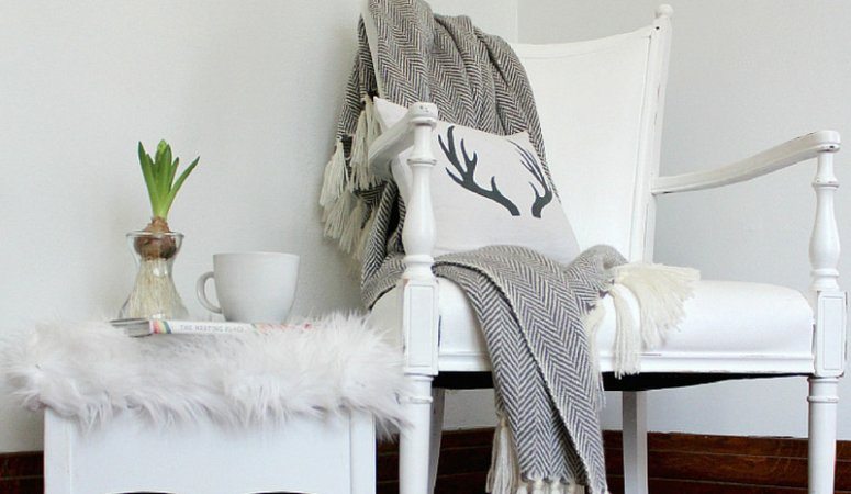 DIY-Painted-velvet-chair