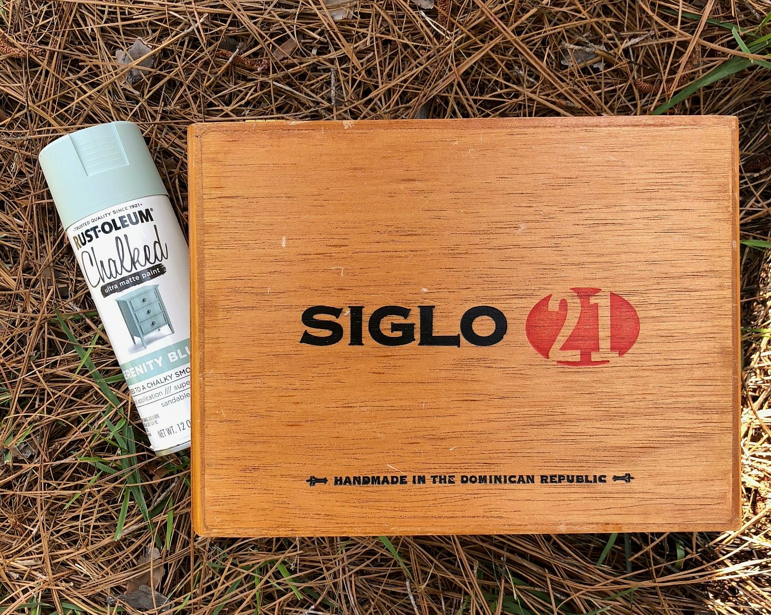 Recycled Cigar Box - create stylish decor storage with empty cigar boxes. Follow these easy tutorial to fit the decor in your home!