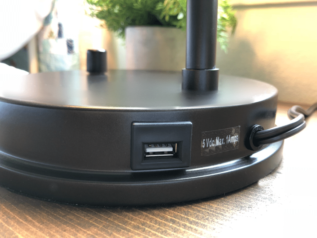 Lamp base USB