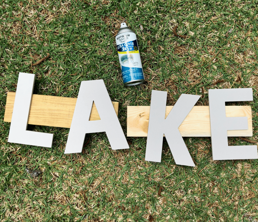 spray paint paper letters