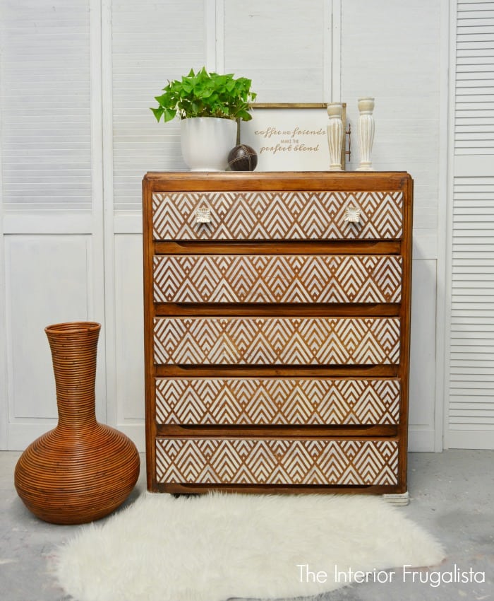 Geometric Dresser 700