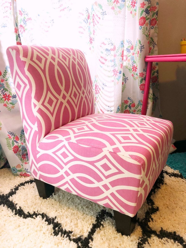 bedding pompoms