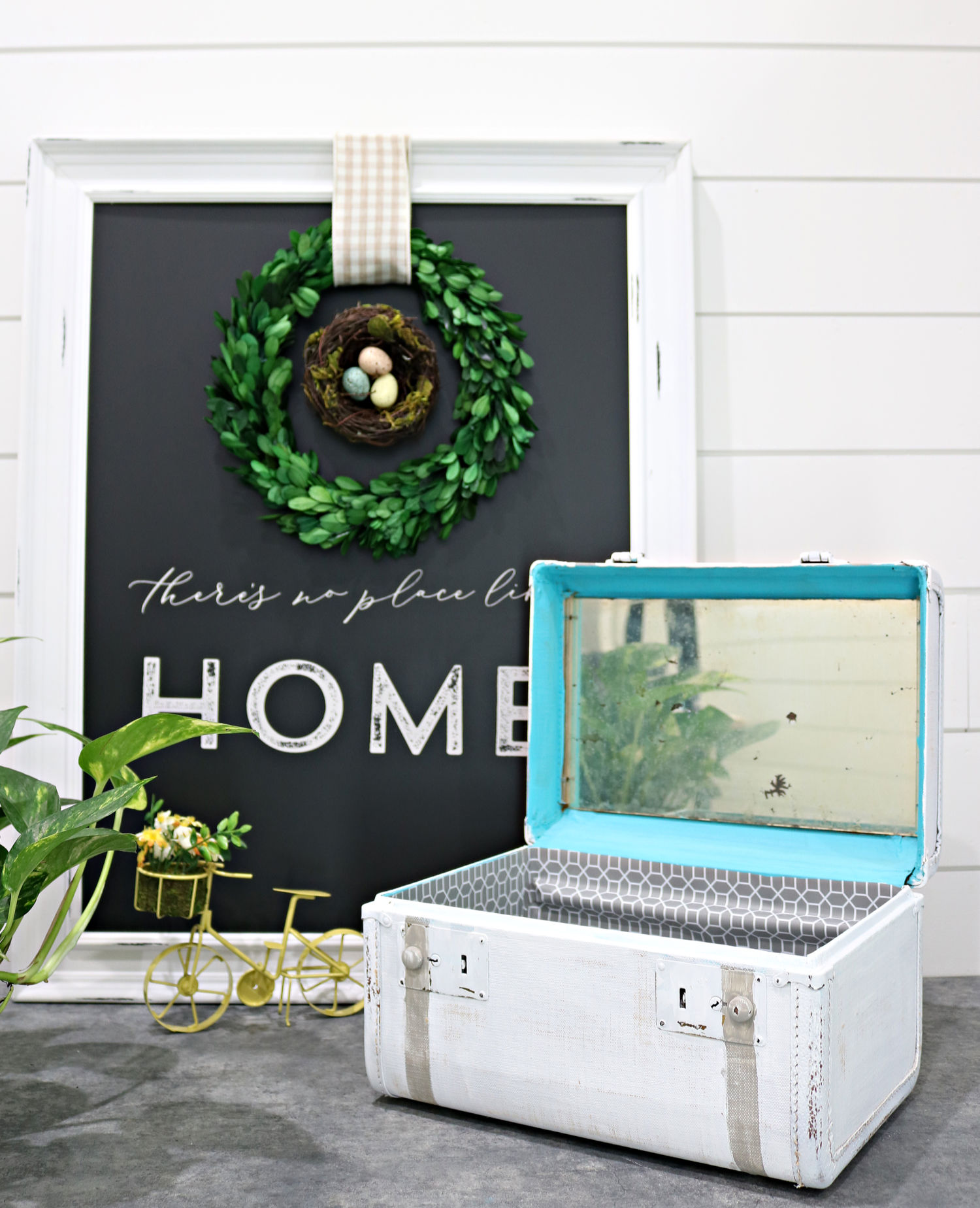 Vintage Train Case Makeover