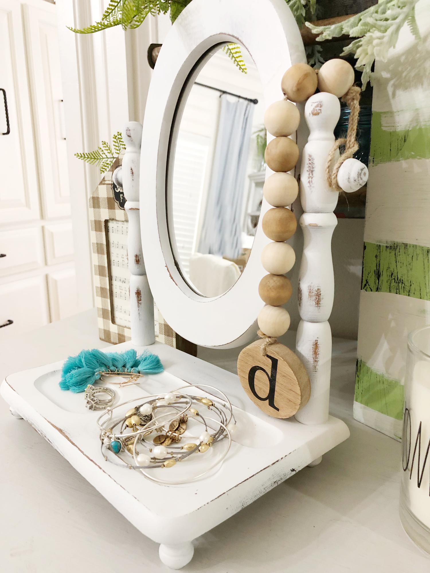 Table Top Valet Mirror Makeover