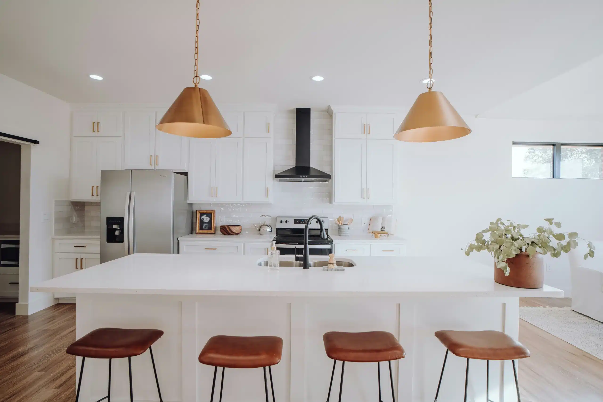 5 Modern Farmhouse Paint Colors to Transform Your Space